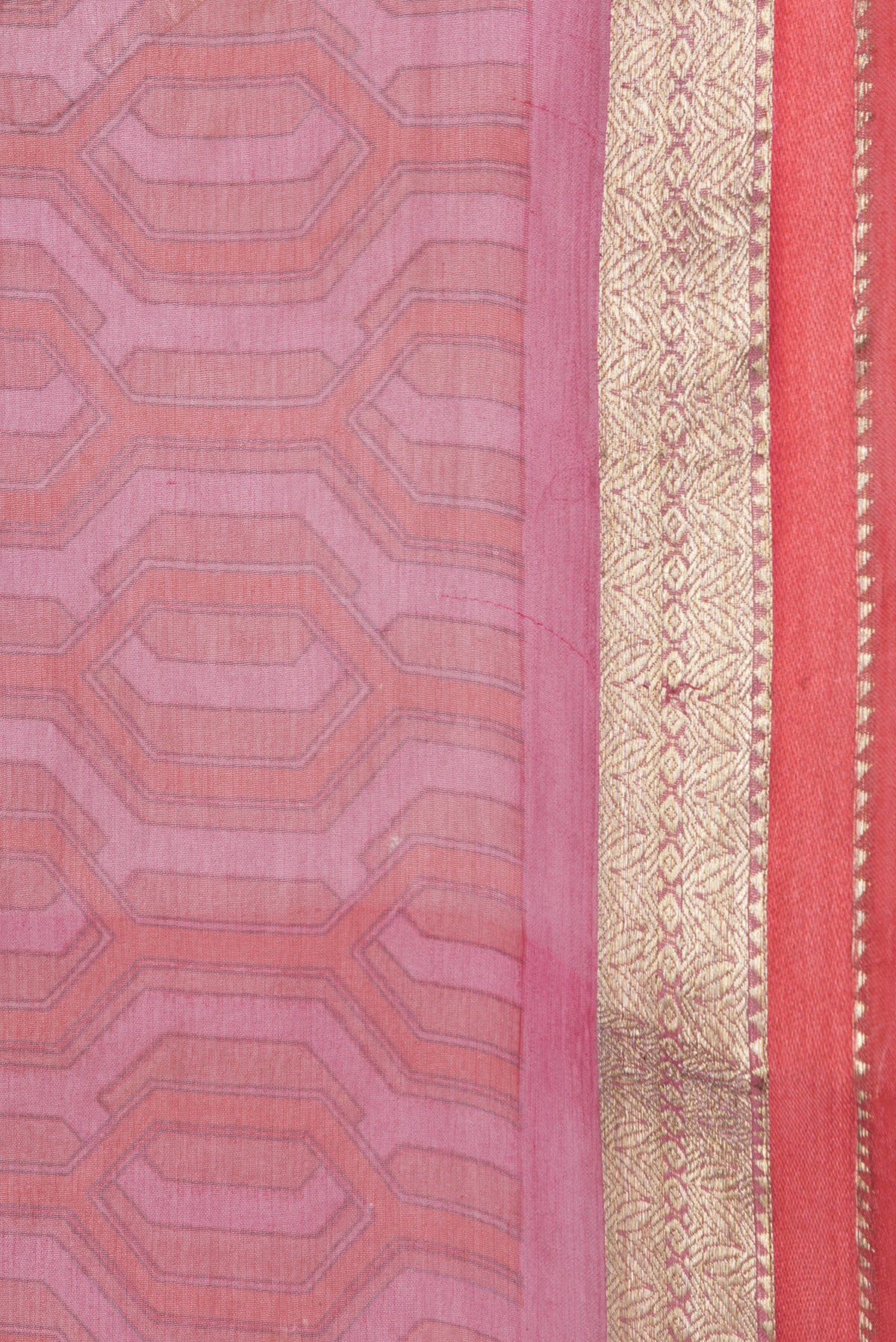 Border image of Pink Dual Tone Mysore Georgette Saree with Printed design on the body and Zari Border. 