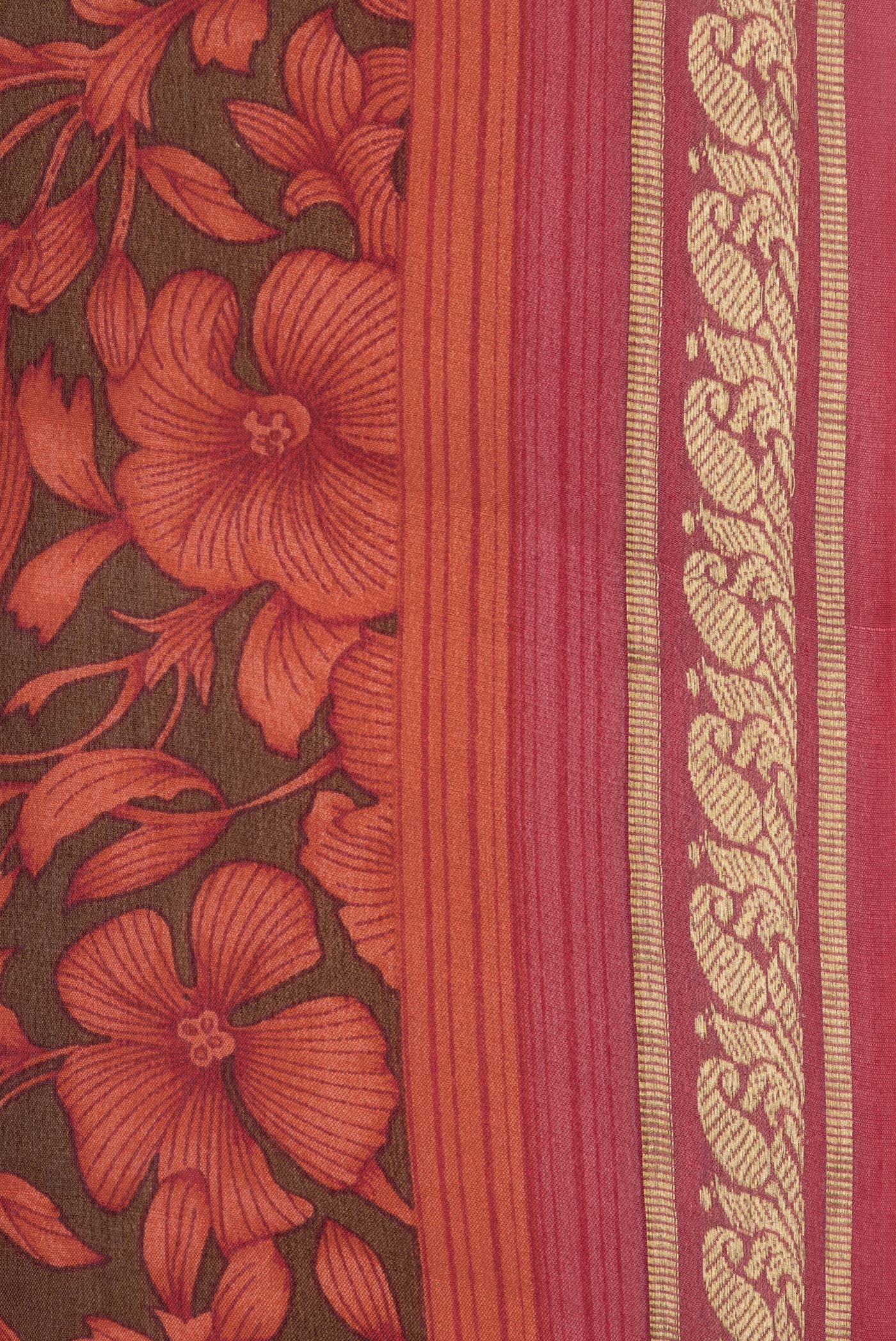 Border image of Mehandi Green Dual Tone Chiffon Saree with Printed design on the body and Zari Border. 