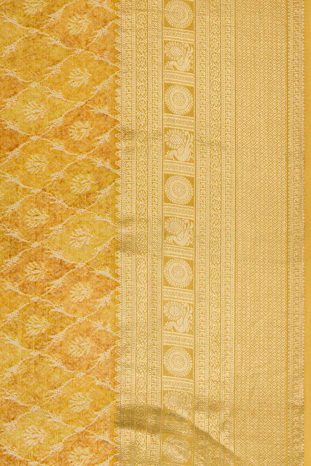 Border image of Mehandi Green Dual Tone Mysore Crepe Saree with Printed design on the body and Zari Border. 