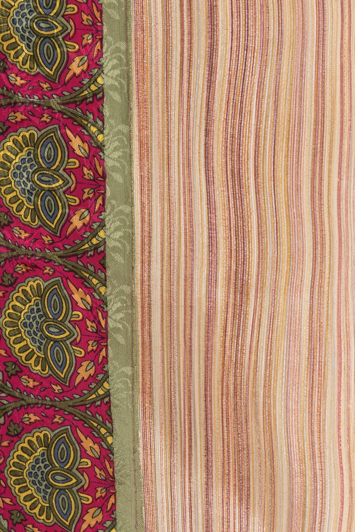 Border image of Pink Dual Tone Mysore Crepe Saree with Printed design on the body and Zari Border. 