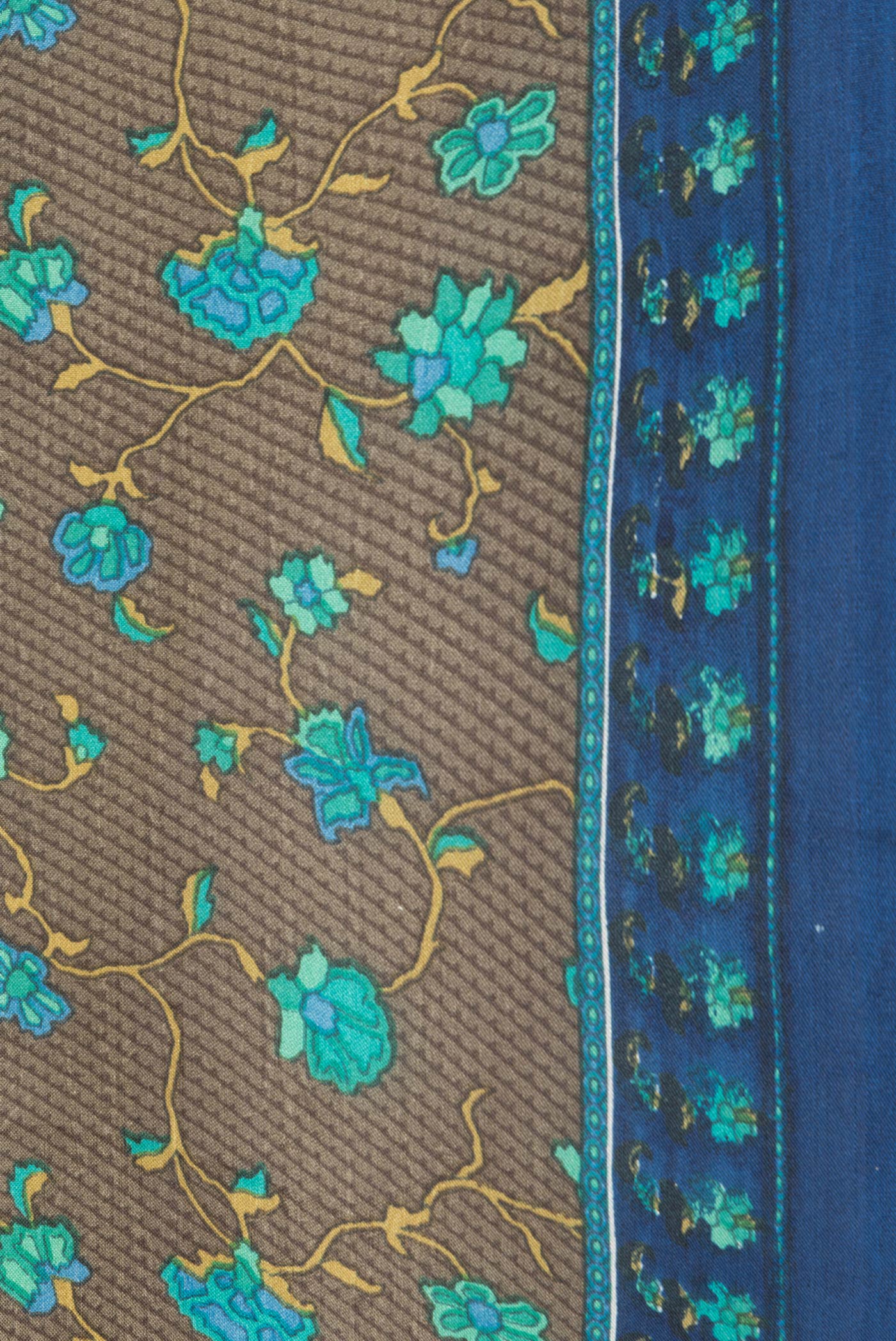 Border image of Mehandi Green Dual Tone Printed Silk Saree with Printed design on the body and Printed Border. 