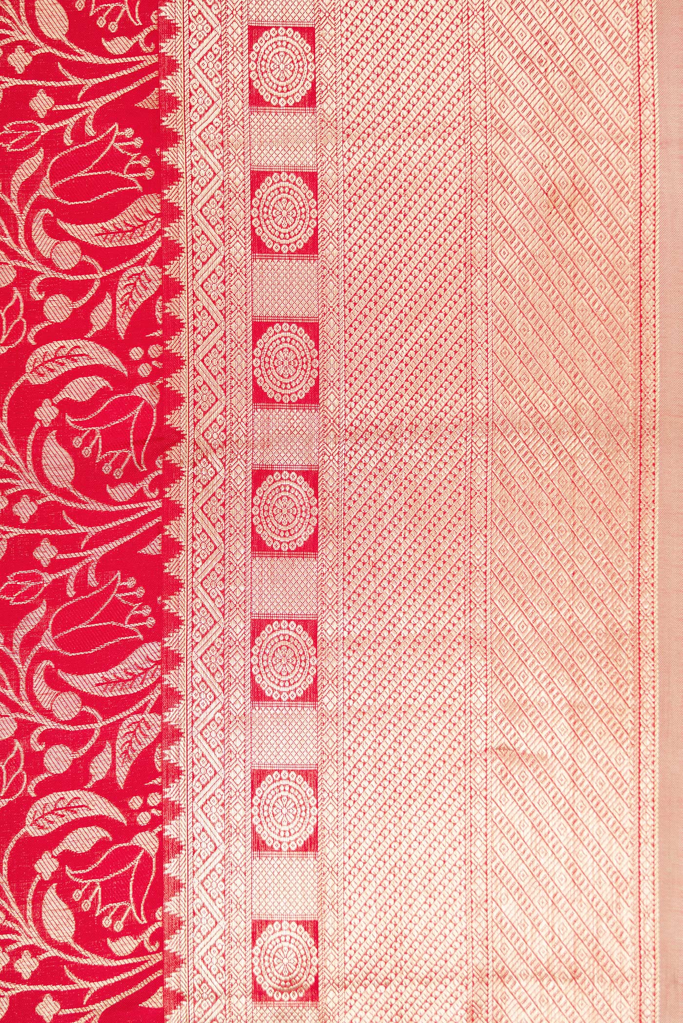 Border image of Red Dual Tone Kanchipuram Silk Saree with Zari Brocade on the body and Zari Border. 