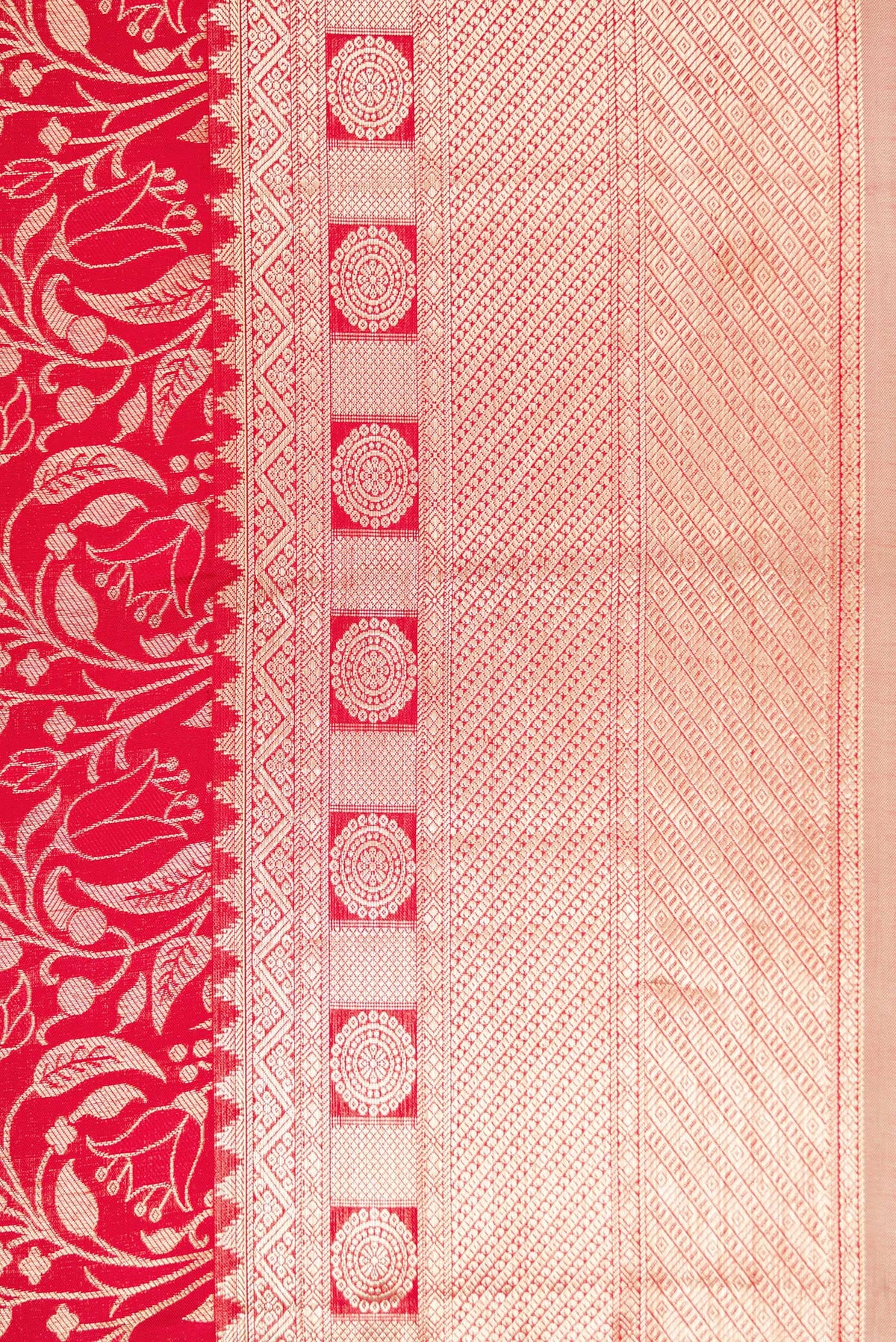 Border image of Red Dual Tone Kanchipuram Silk Saree with Zari Brocade on the body and Zari Border. 