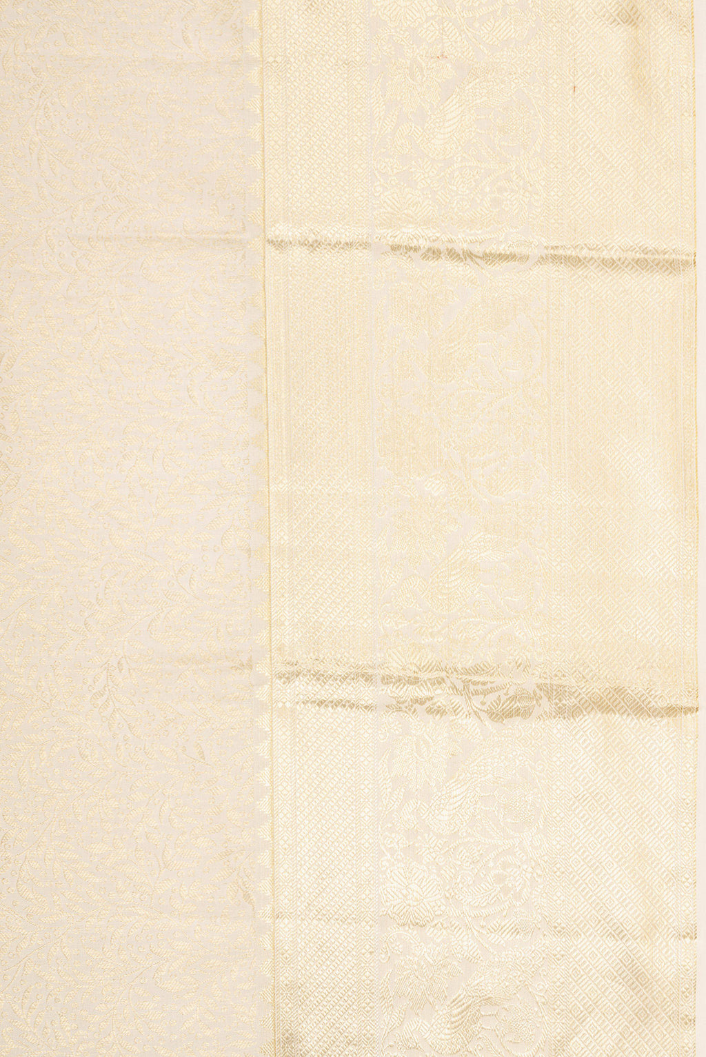 Border image of Off White Kanchipuram Silk Saree with Zari Brocade on the body and Zari Border. 