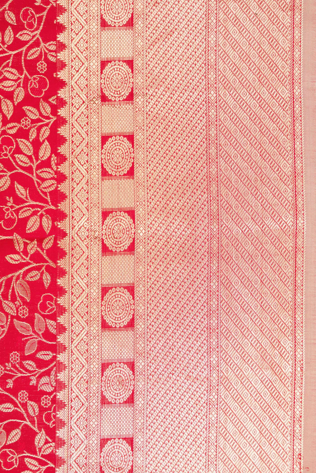 Border image of Red Dual Tone Kanchipuram Silk Saree with Zari Brocade on the body and Zari Border. 