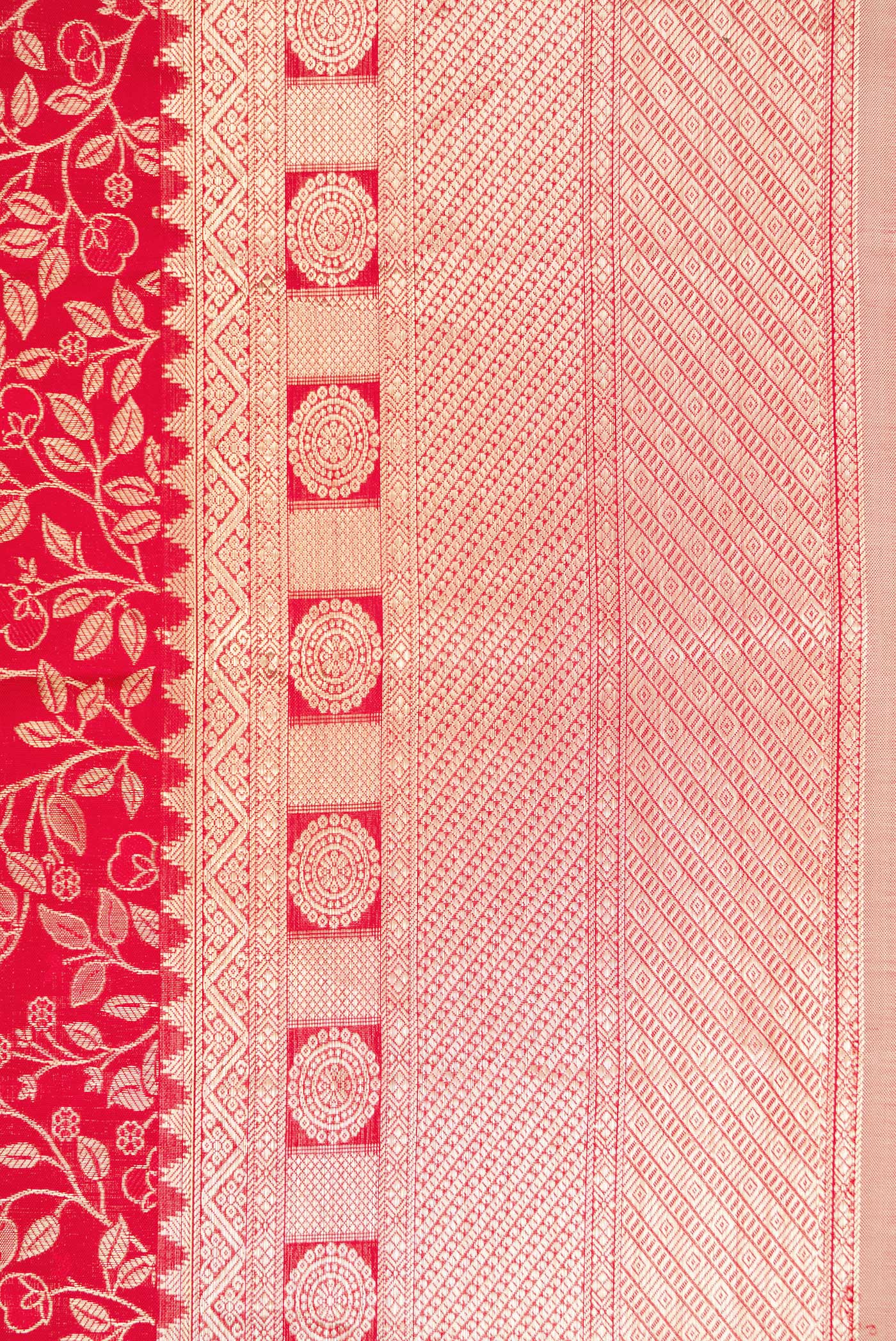 Border image of Red Dual Tone Kanchipuram Silk Saree with Zari Brocade on the body and Zari Border. 