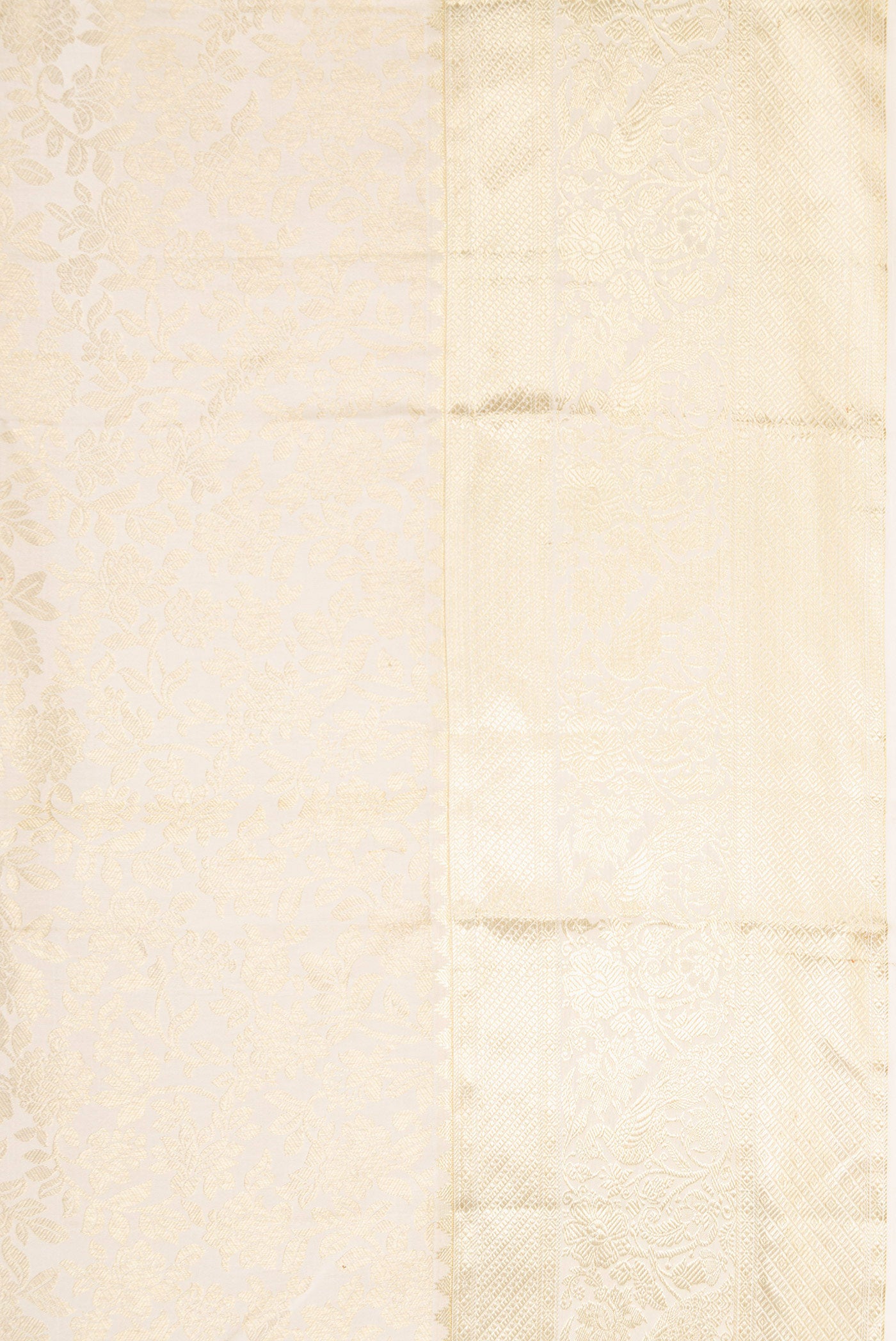 Border image of Off White Kanchipuram Silk Saree with Zari Brocade on the body and Zari Border. 