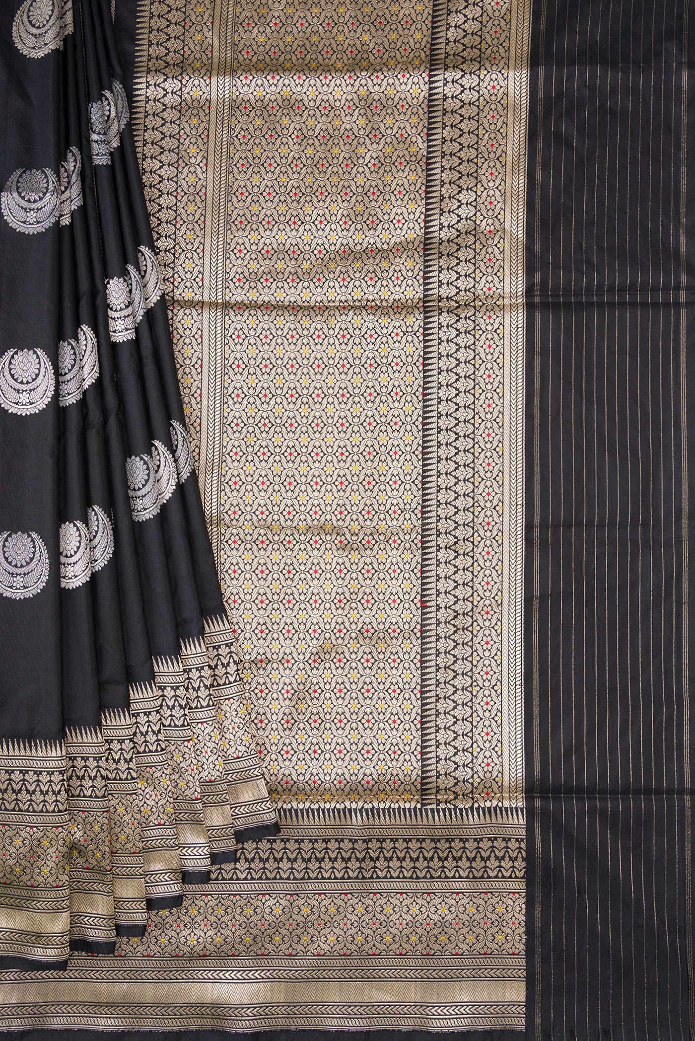 Pleats and pallu of Black Dual Tone Banarasi Silk Saree with Zari Butta on the body and Zari Border. 