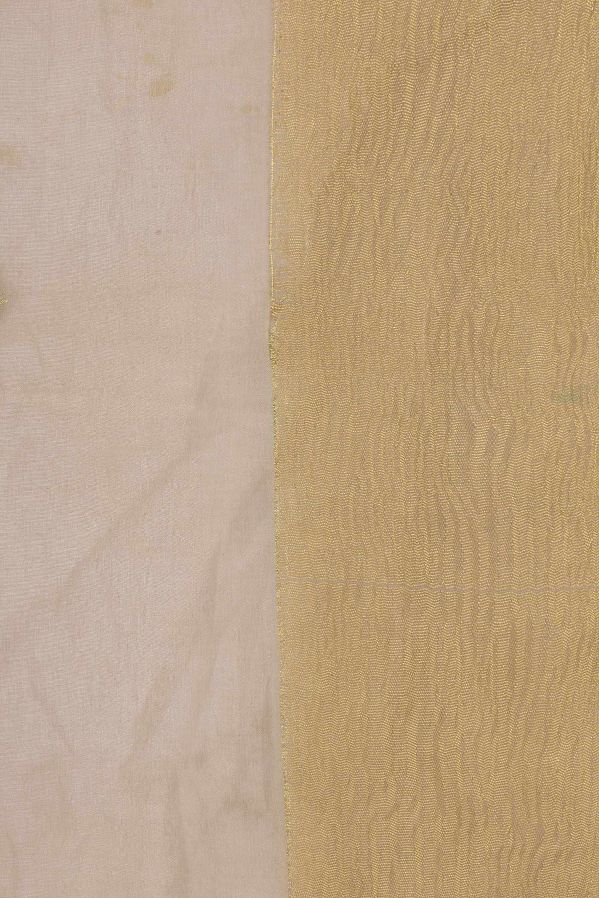 Border image of Peach Dual Tone Organza Silk Saree with Zari Butta on the body and Zari Border. 