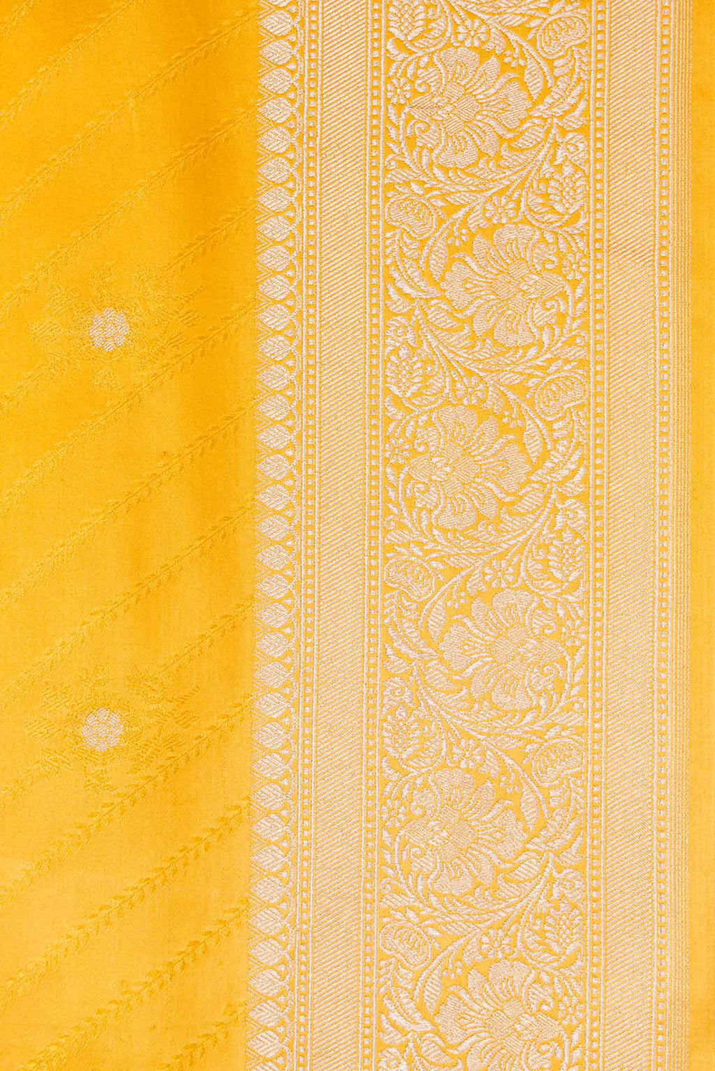 Border image of Pure Silk Pure Zari Mustard Dual Tone Banarasi Saree with Jacquard With Zari Butta on the body and Zari Border