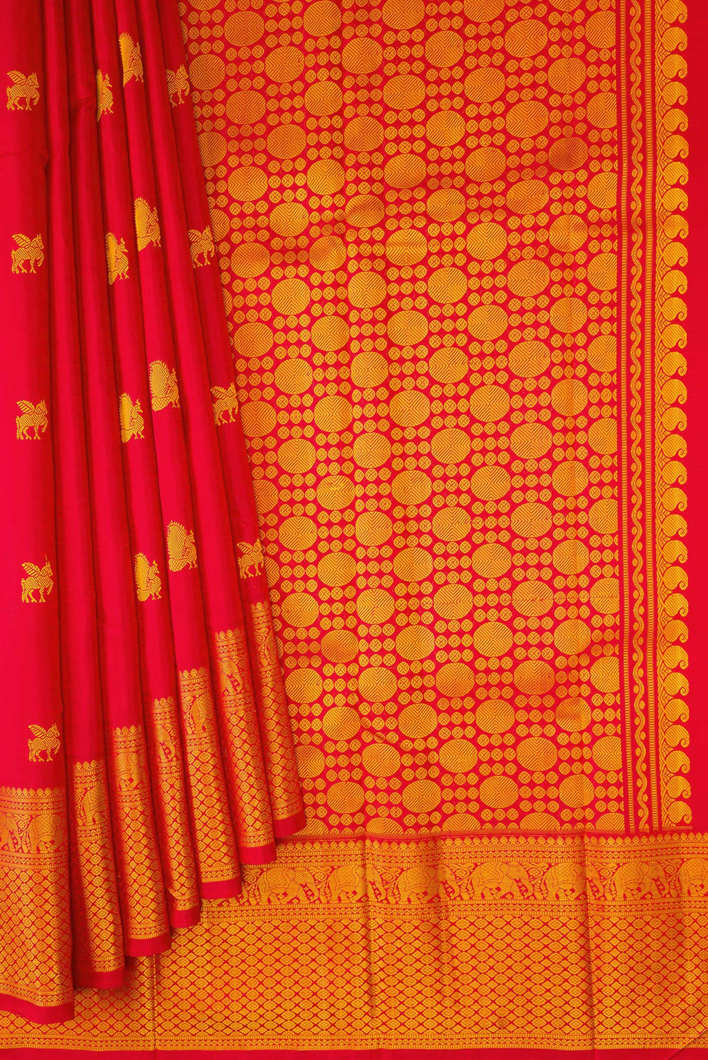 Pleats and pallu of Red Kanjivaram Silk Saree with Thread Butta on the body and Thread Border. 