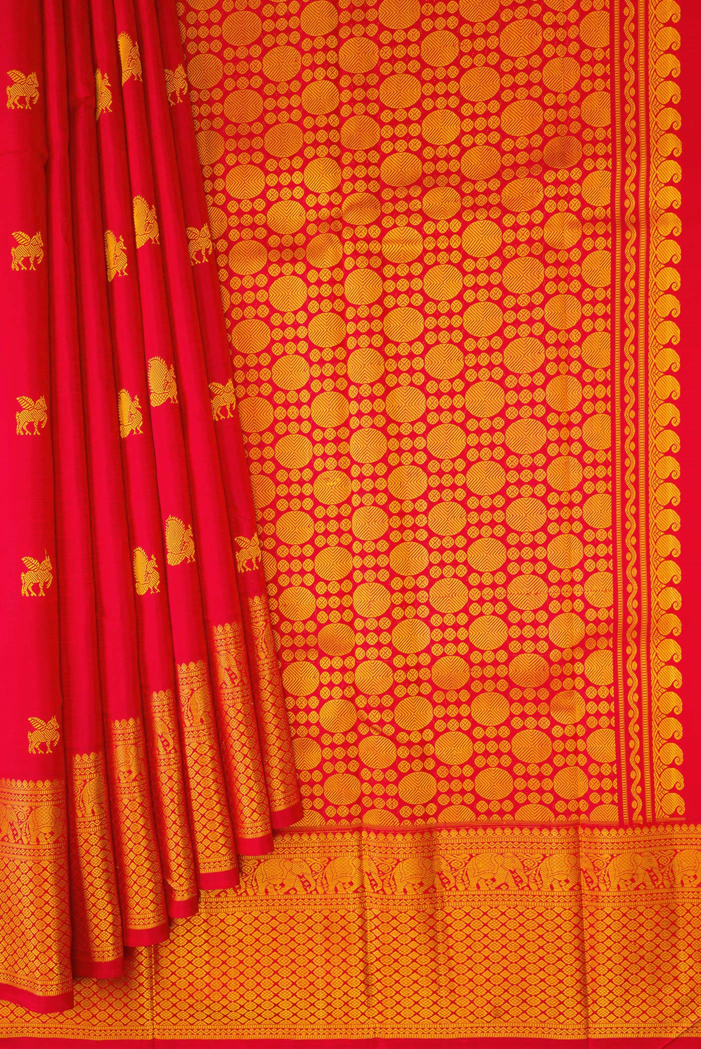 Pleats and pallu of Red Kanjivaram Silk Saree with Thread Butta on the body and Thread Border. 