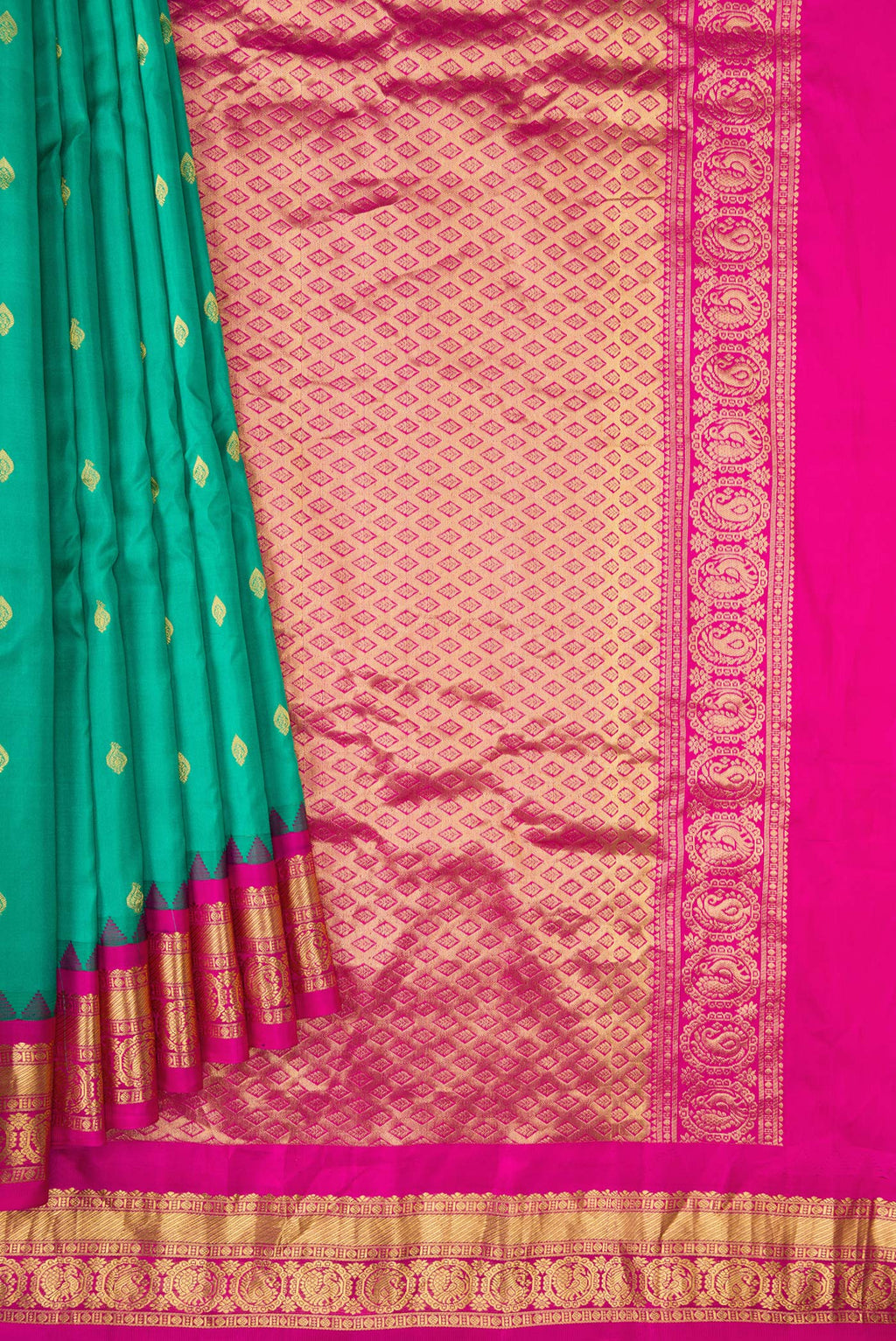 Pleats and pallu of Sea Green Gadwal Silk Saree with Zari Butta on the body and Zari Border. 