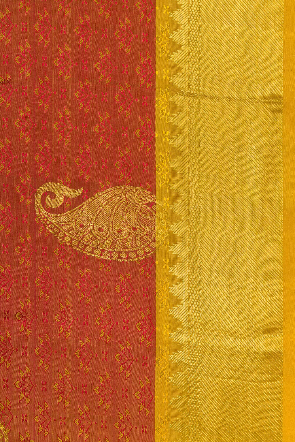Border image of Bronze Dual Tone Kanchipuram Silk Saree with Jacquard With Zari Butta on the body and Zari Border. 
