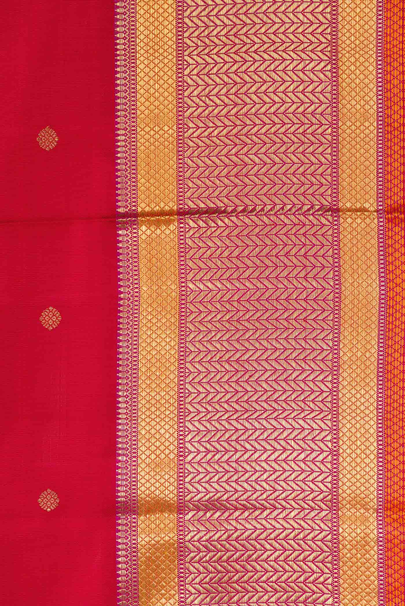Border image of Pure Silk Pure Zari Red Dual Tone Kanchipuram Saree with Zari Butta on the body and Zari Border