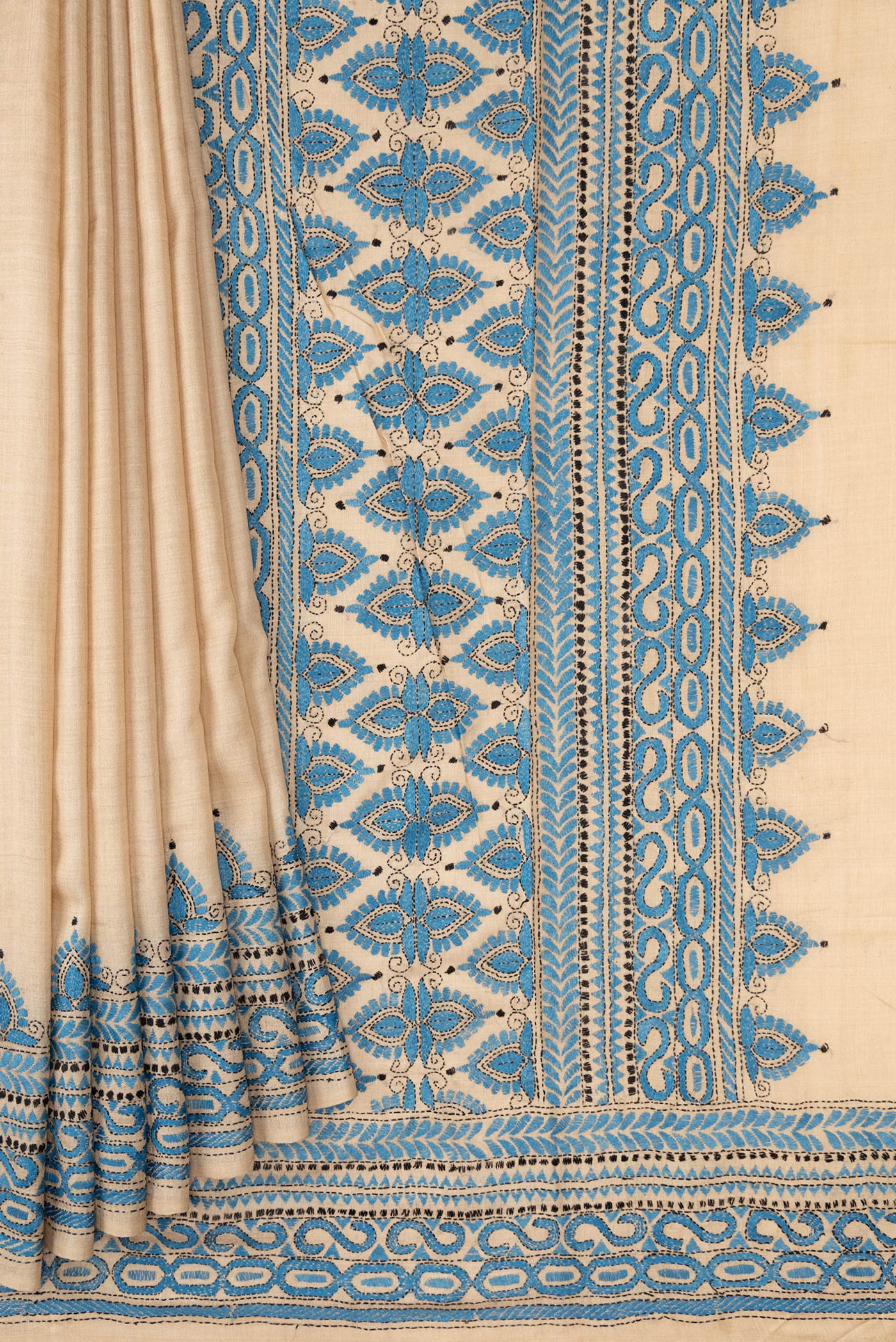 Pleats and pallu of Beige Dual Tone Tussar Silk Saree with Plain Body and Printed Border. 