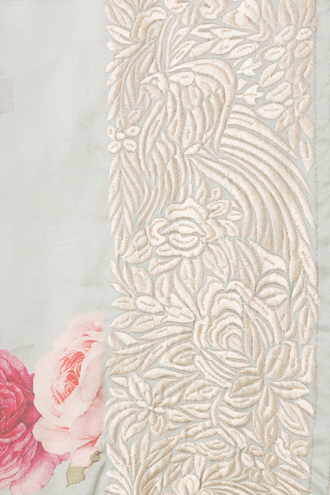 Border image of Pista Green Dual Tone Tussar Silk Saree with Printed design on the body and Embroidery Border. 