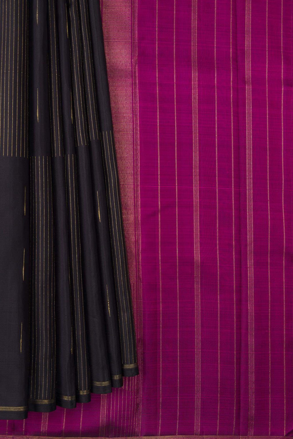 Pleats and pallu of Pure Silk Pure Zari Coffee Brown Dual Tone Kanchipuram Saree with Zari Butta on the body and Thin Zari Line