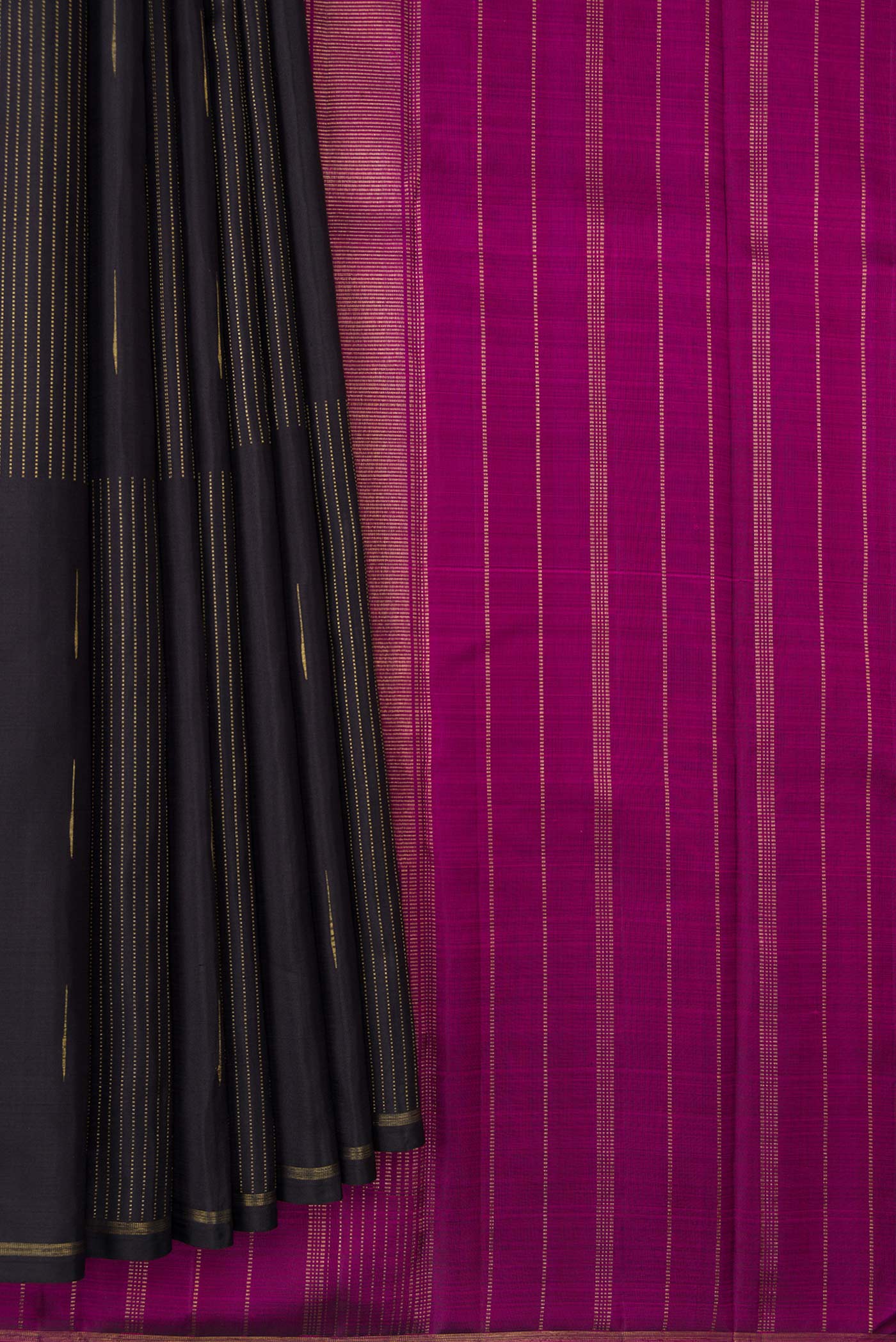 Pleats and pallu of Pure Silk Pure Zari Coffee Brown Dual Tone Kanchipuram Saree with Zari Butta on the body and Thin Zari Line