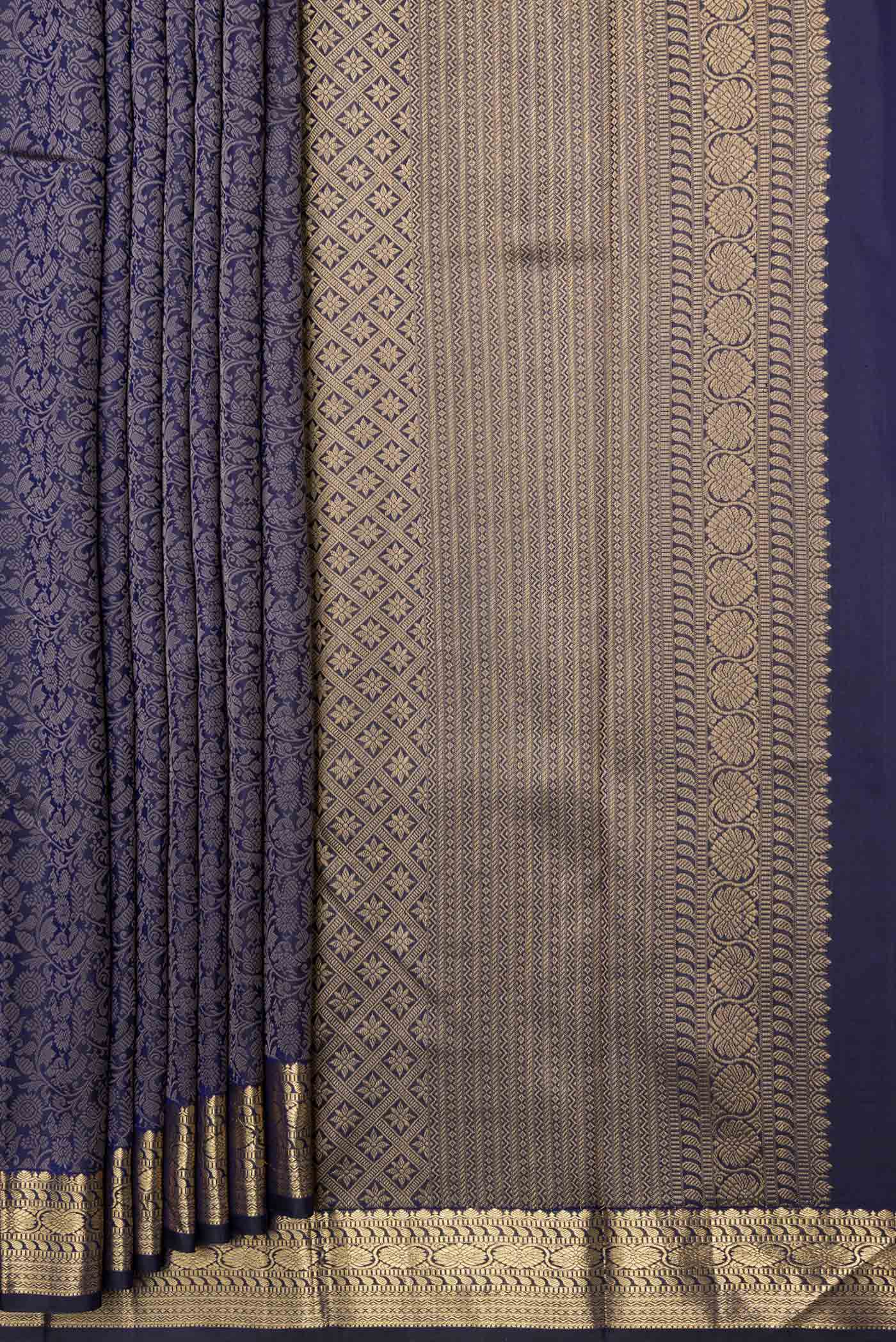 Pleats and pallu of Navy Blue Dual Tone Kanchipuram Saree with Jacquard design on the body and Zari Border
