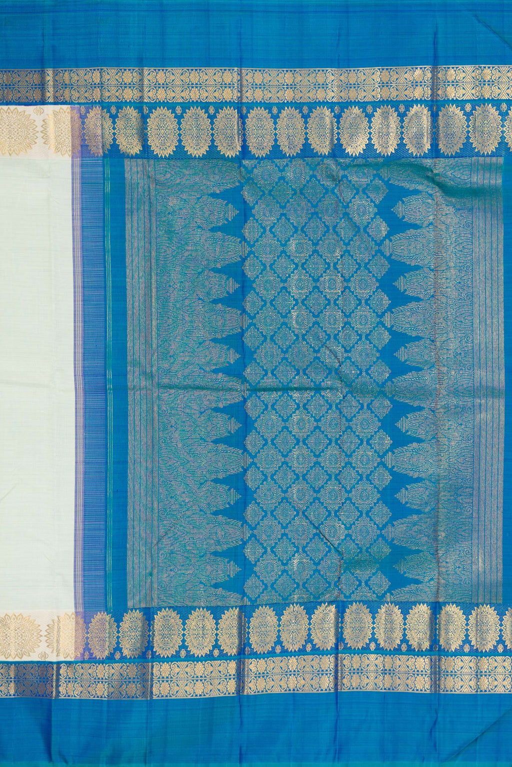 Close up image of the pallu of Pista Green Dual Tone Kanjivaram Silk Saree with Stripes on the body and Fancy Border. 