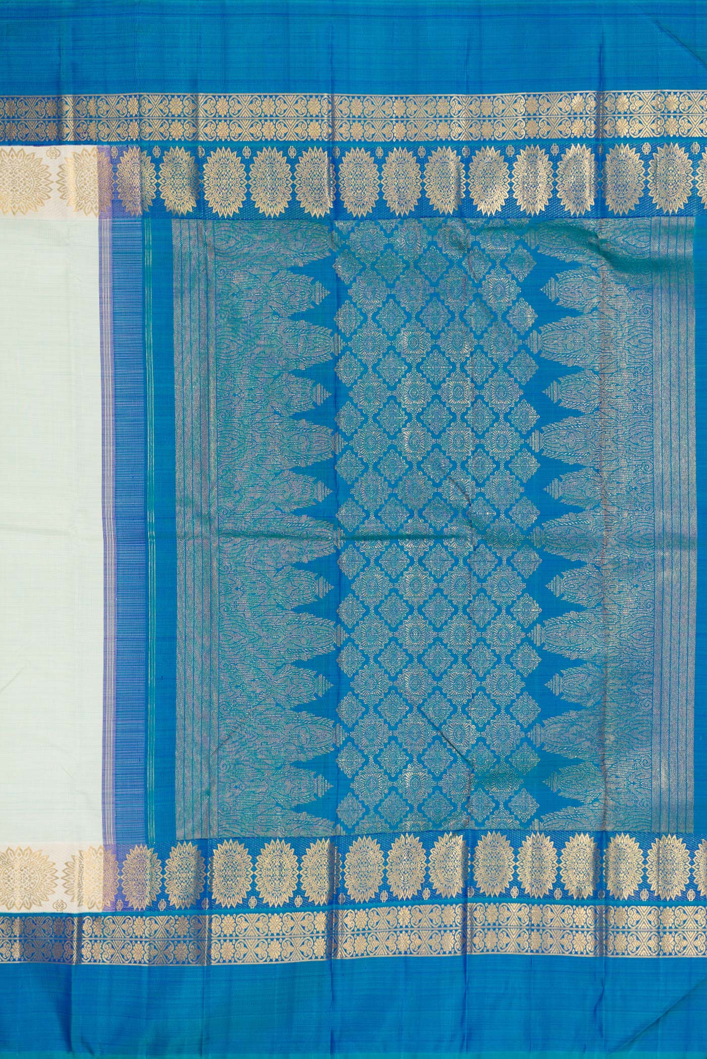 Close up image of the pallu of Pista Green Dual Tone Kanjivaram Silk Saree with Stripes on the body and Fancy Border. 