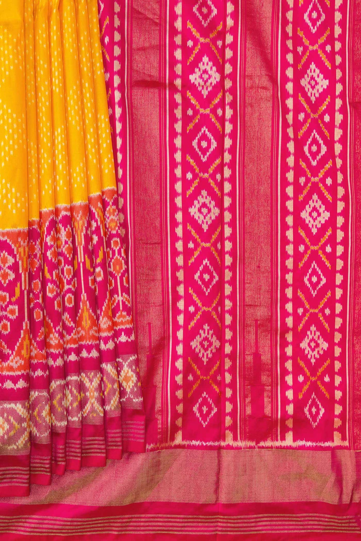 Pleats and pallu of Yellow Pochampally Silk Saree with Pure Ikat on the body and Zari Border