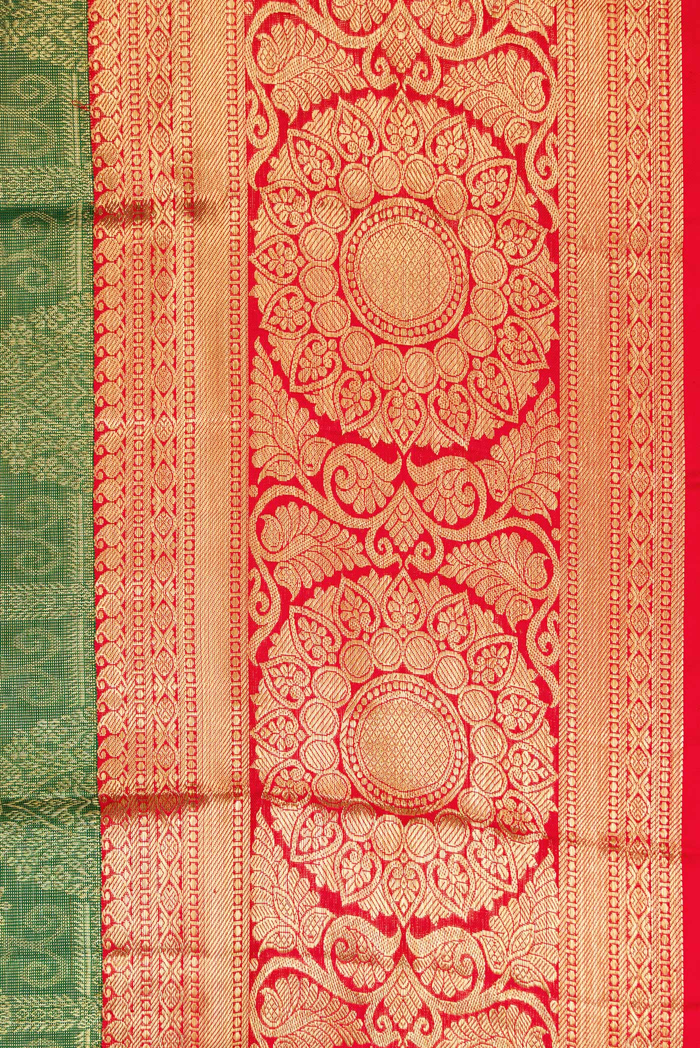 Border image of Green Dual Tone Kanchipuram Silk Saree with Zari Brocade on the body and Zari Border. 