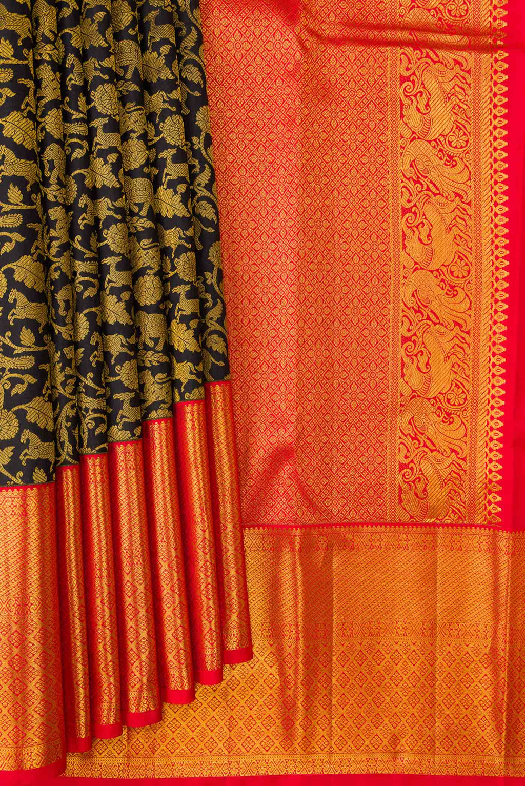 Pleats and pallu of Black Dual Tone Kanjivaram Silk Saree with Zari Brocade on the body and Zari Border. 