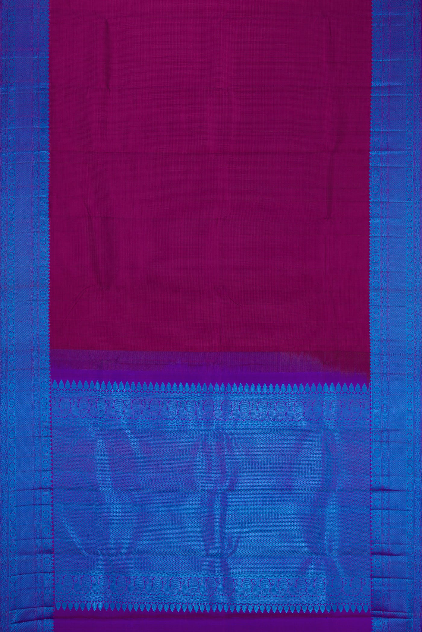 Flat view of Magenta Dual Tone Kanchipuram Silk Saree with Jacquard design on the body and Thread Border. 