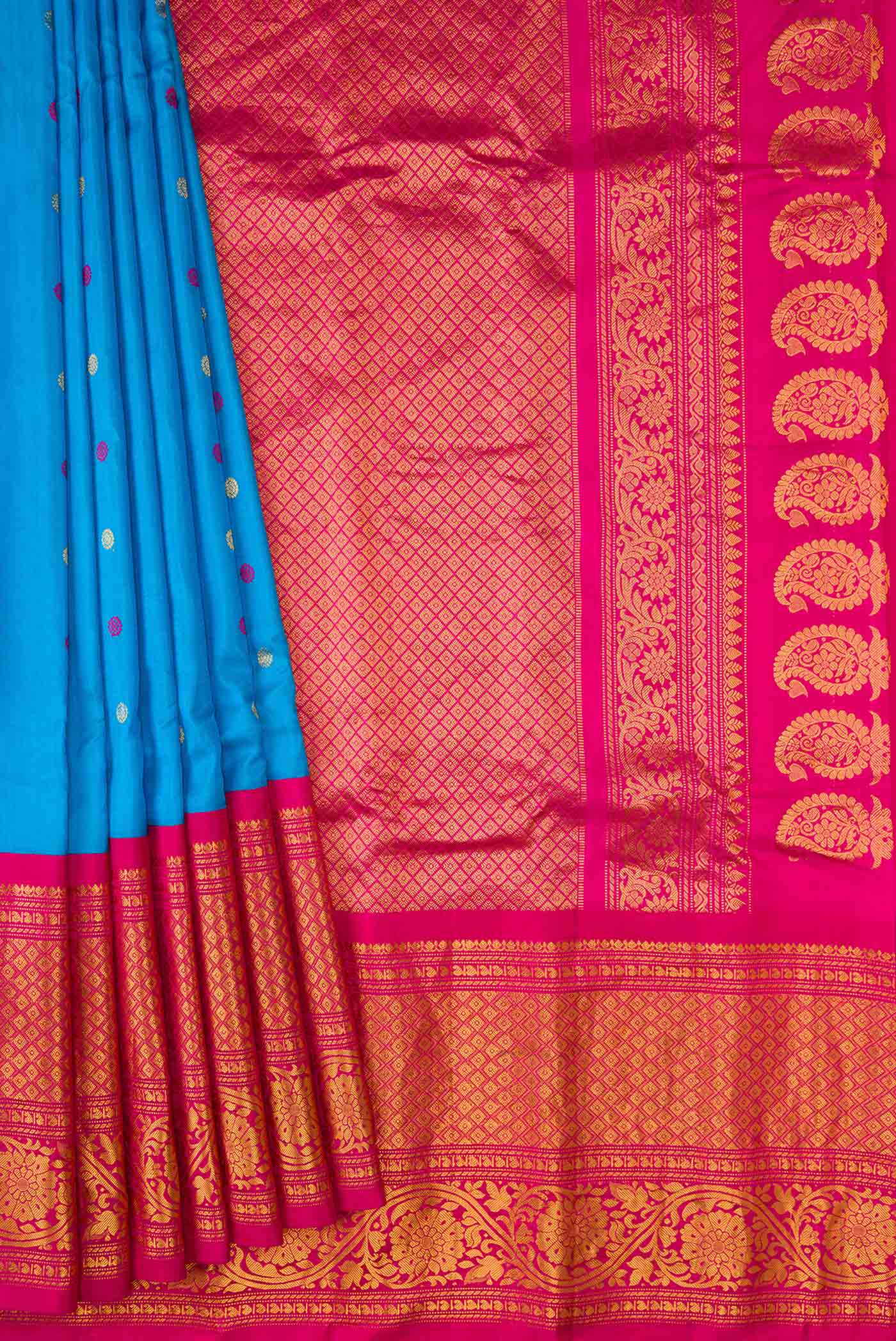 Pleats and pallu of Sky Blue Dual Tone Gadwal Silk Saree with Zari And Thread Butta on the body and Zari Border