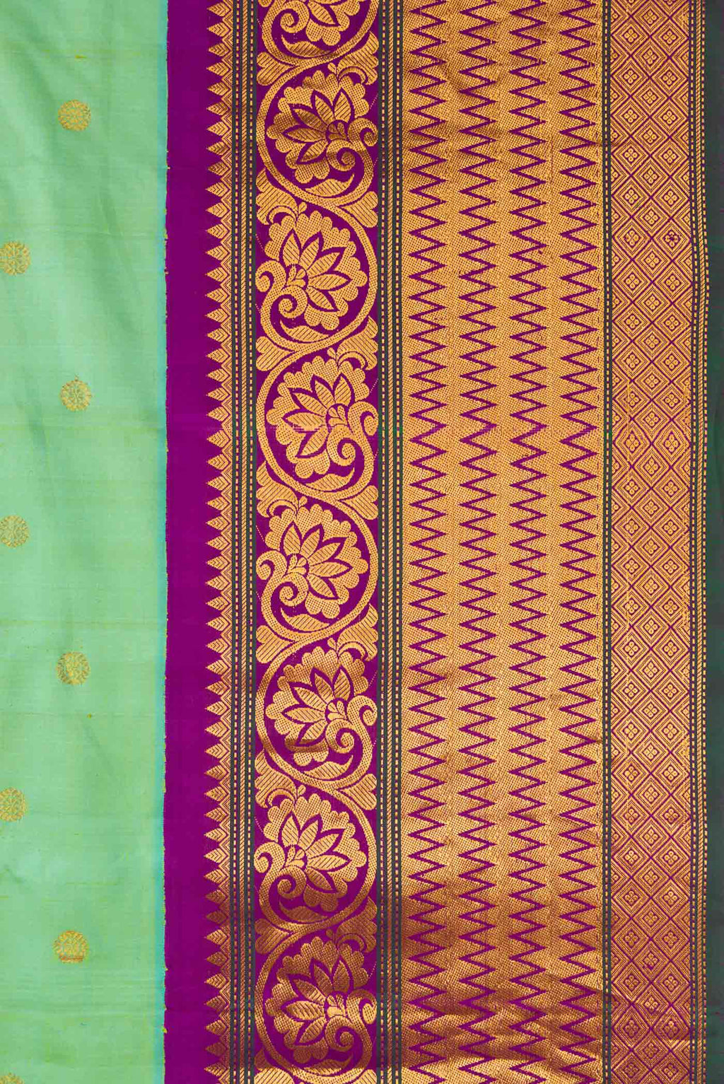 Border image of Sea Green Dual Tone Gadwal Silk Saree with Zari Butta on the body and Zari Border