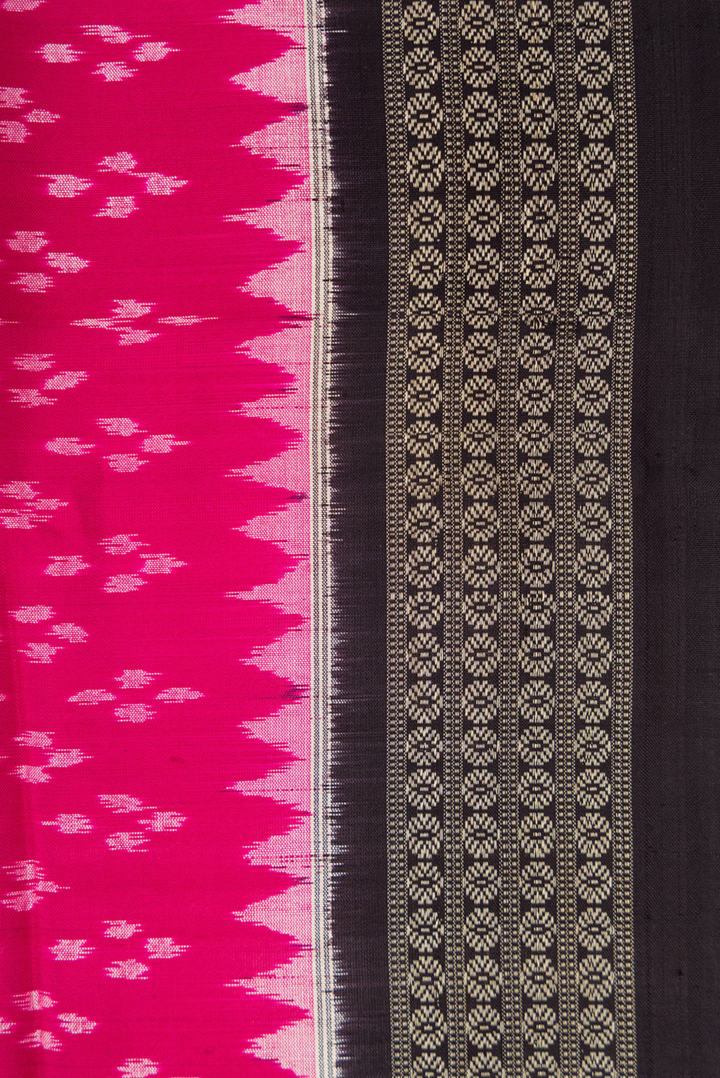 Border image of Pink Dual Tone Double Ikat Saree with Ikat Print on the body and Thread Border. 