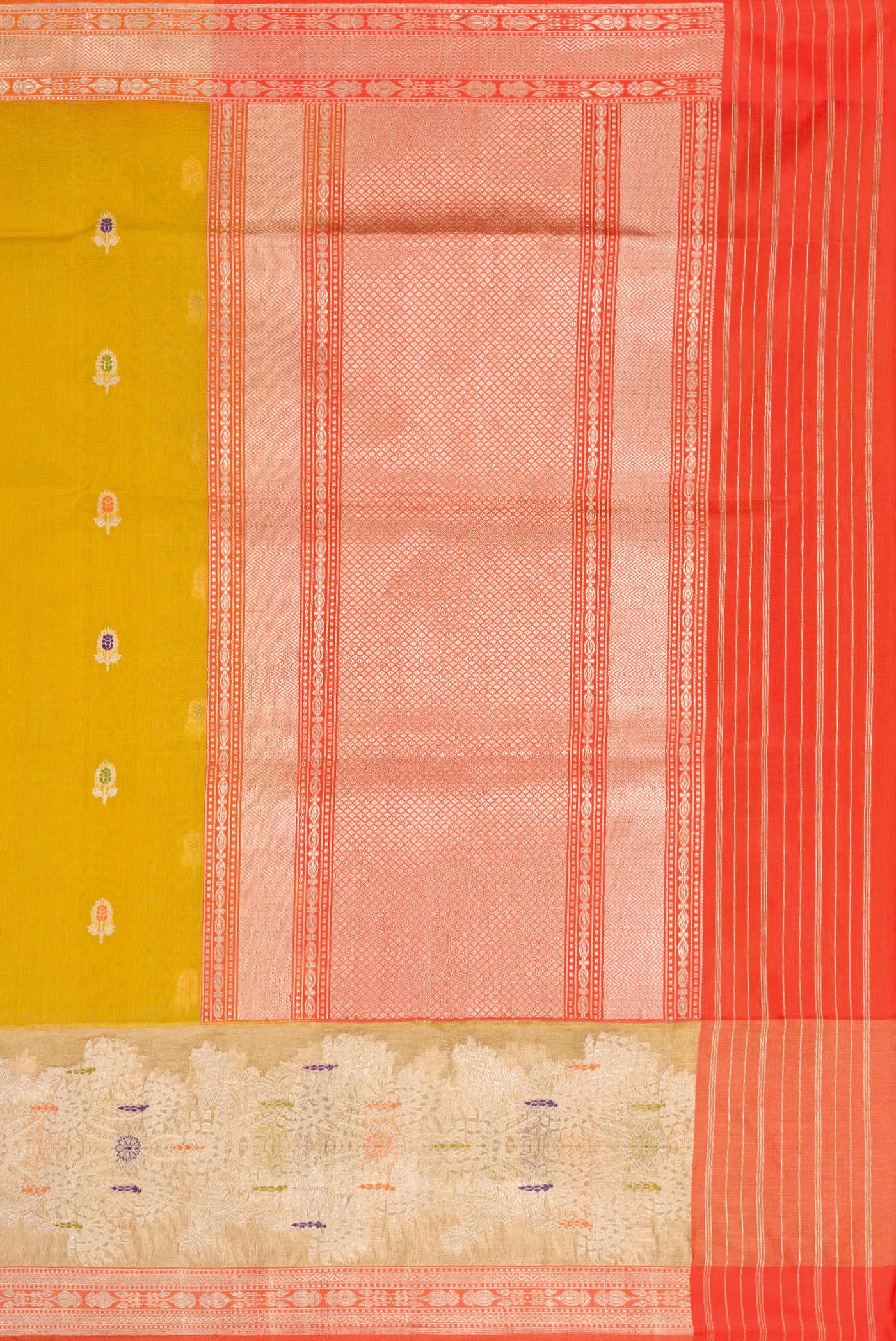 Close up image of the pallu of Mehandi Green Dual Tone Organza Silk Saree with Zari And Thread Butta on the body and Zari Border. 