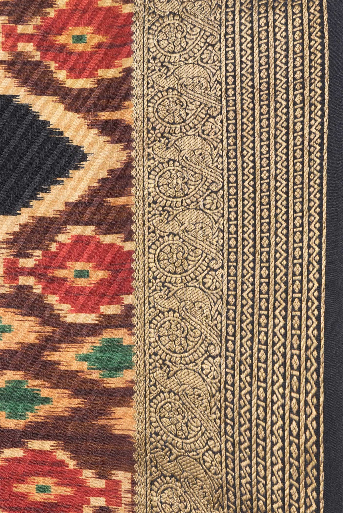 Border image of Black Dual Tone Mysore Crepe Saree with Printed design on the body and Zari Border. 