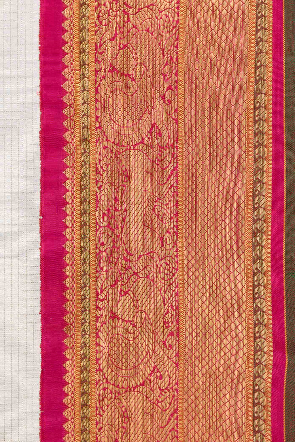 Border image of Pure Silk Pure Zari White Dual Tone Kanchipuram Saree with Checked design on the body and Zari Border