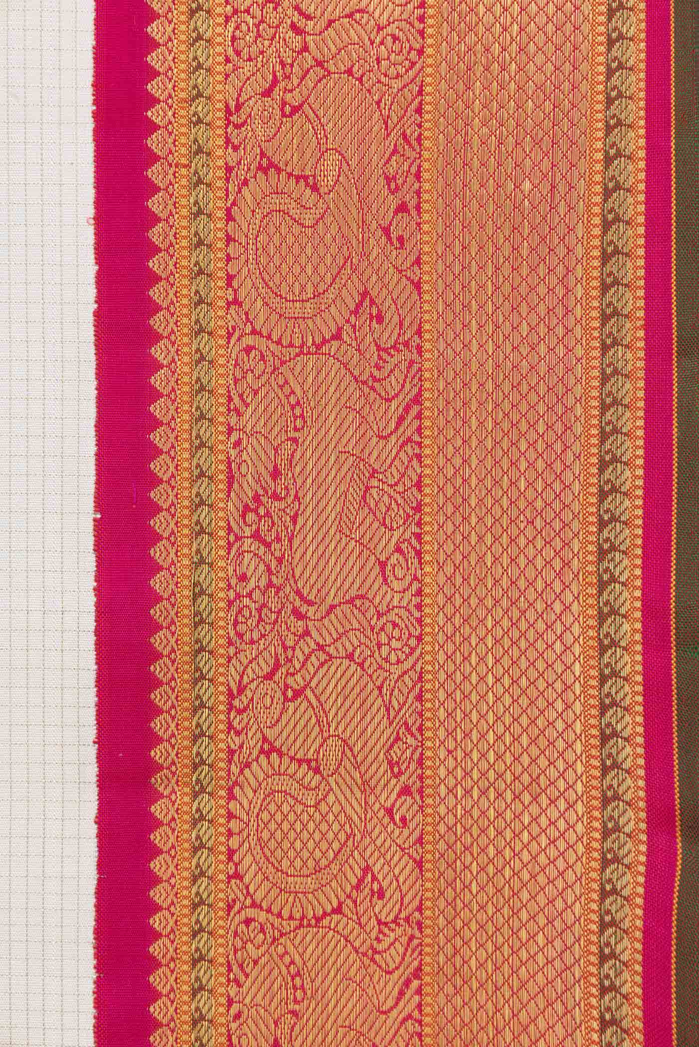 Border image of Pure Silk Pure Zari White Dual Tone Kanchipuram Saree with Checked design on the body and Zari Border