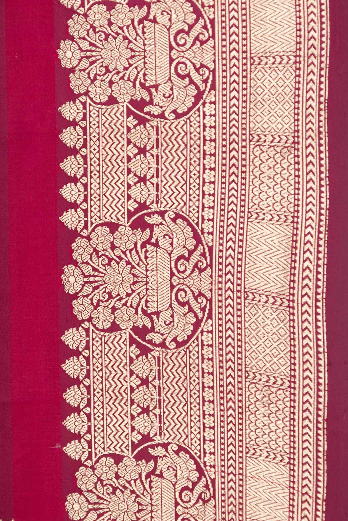 Border image of Pink Dual Tone Banarasi Saree with Zari Butta on the body and Zari Border