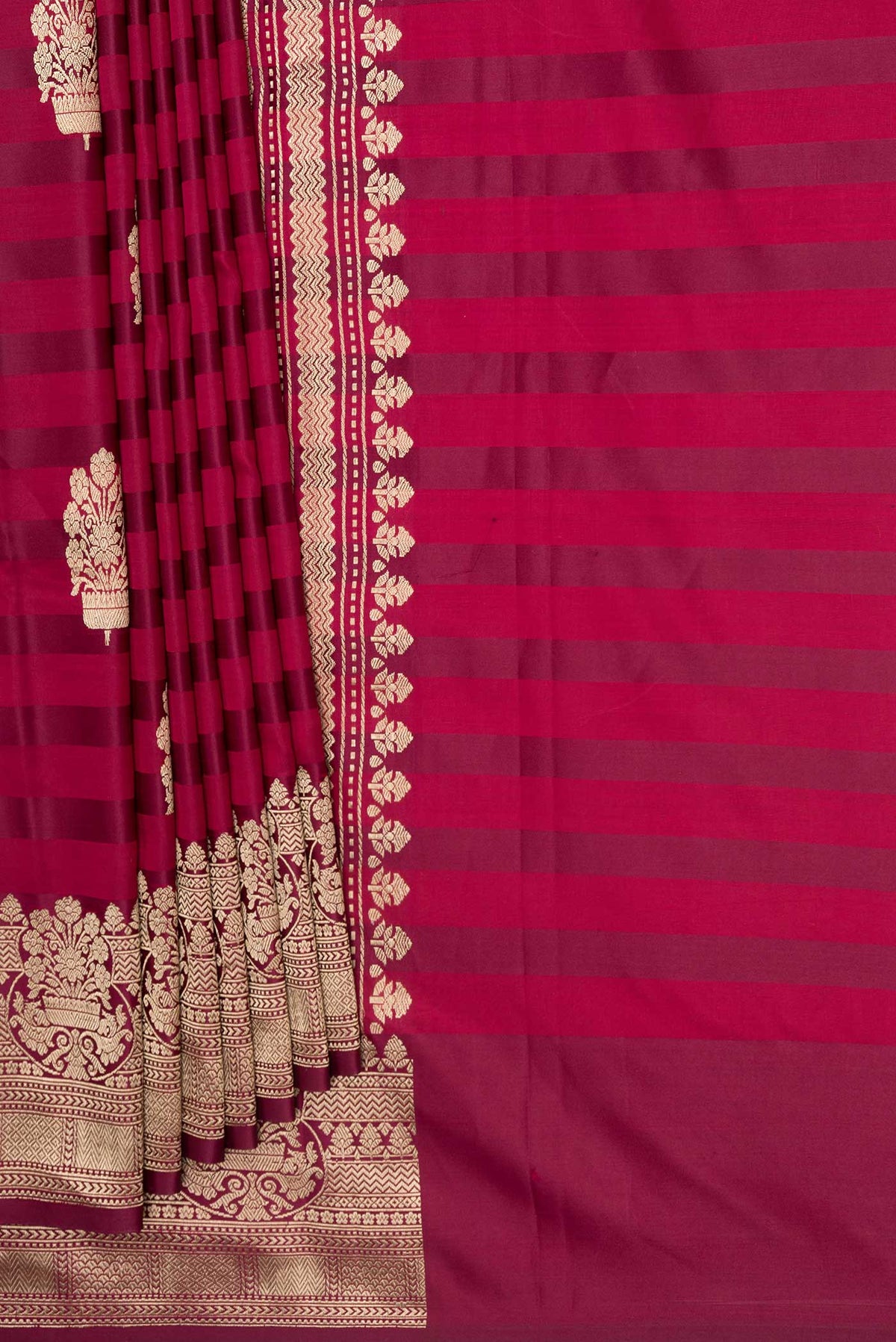 Pleats and pallu of Pink Dual Tone Banarasi Saree with Zari Butta on the body and Zari Border