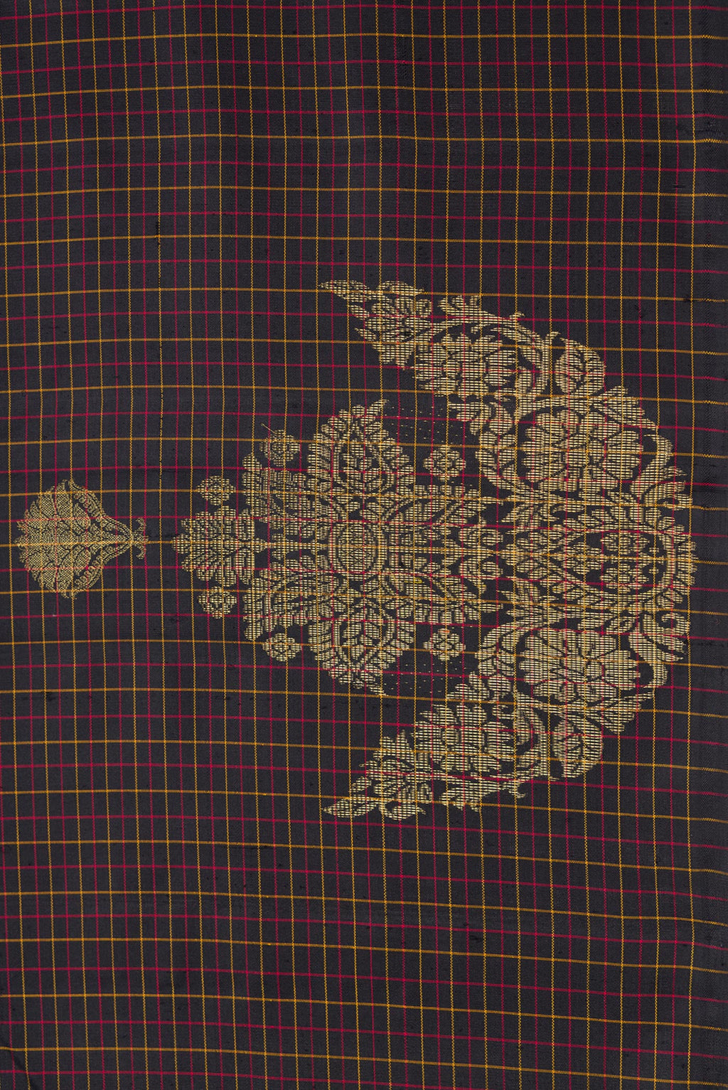 Border image of Brown Dual Tone Kanchipuram Silk Saree with Checked design on the body and Fancy Border. 