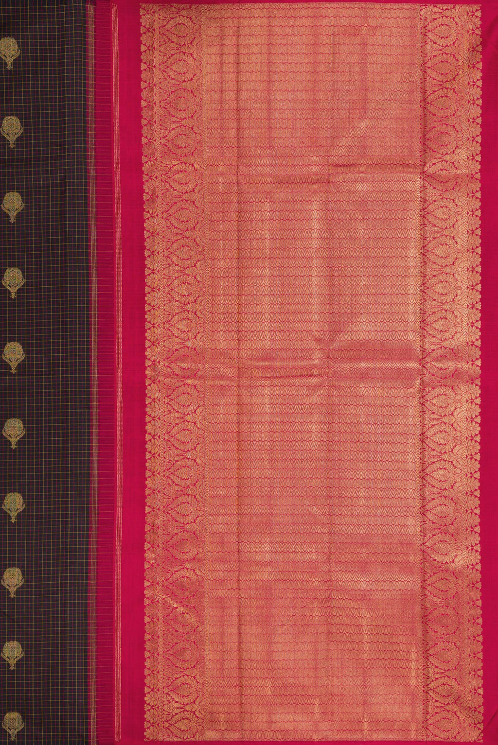 Close up image of the pallu of Brown Dual Tone Kanchipuram Silk Saree with Checked design on the body and Fancy Border. 
