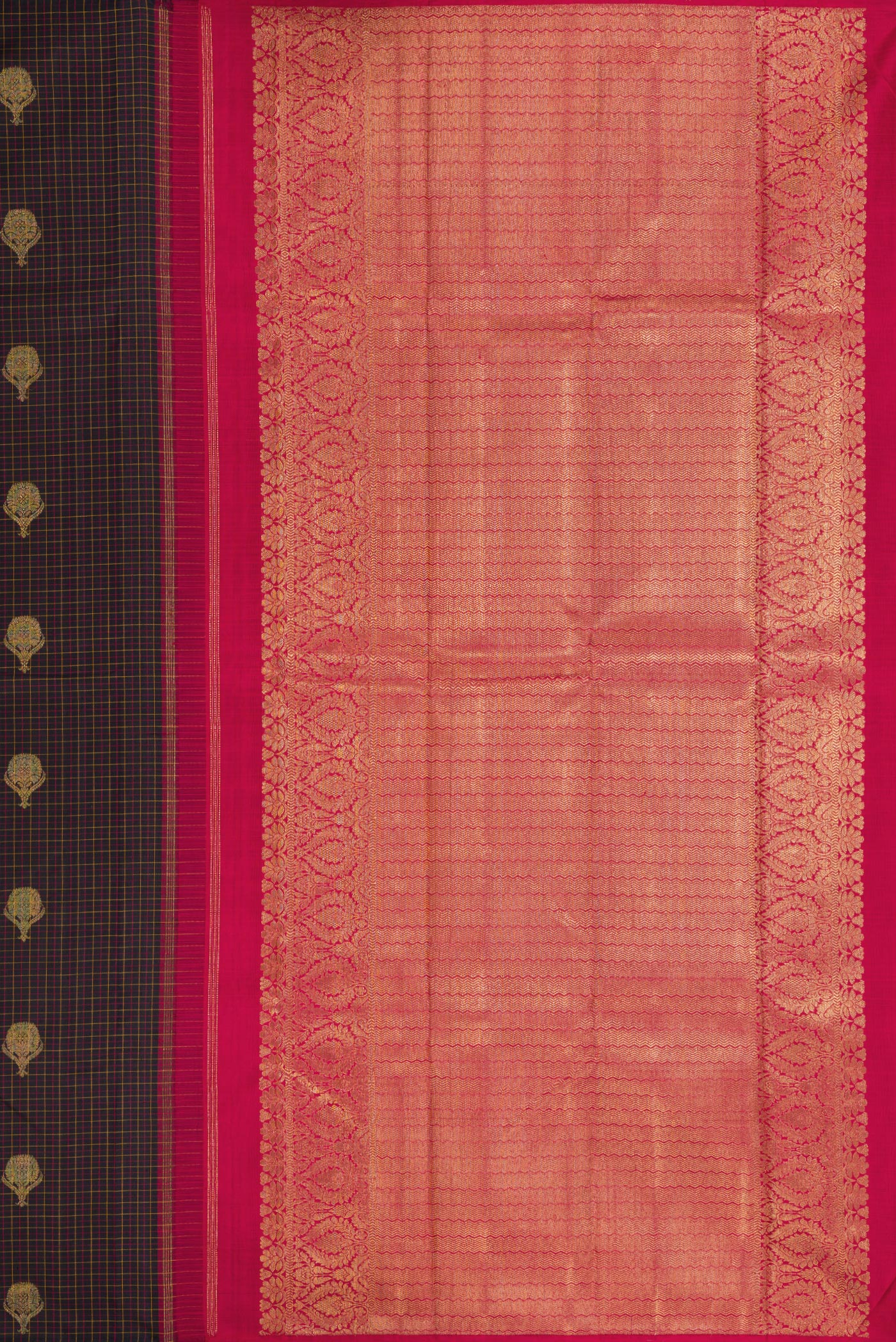 Close up image of the pallu of Brown Dual Tone Kanchipuram Silk Saree with Checked design on the body and Fancy Border. 
