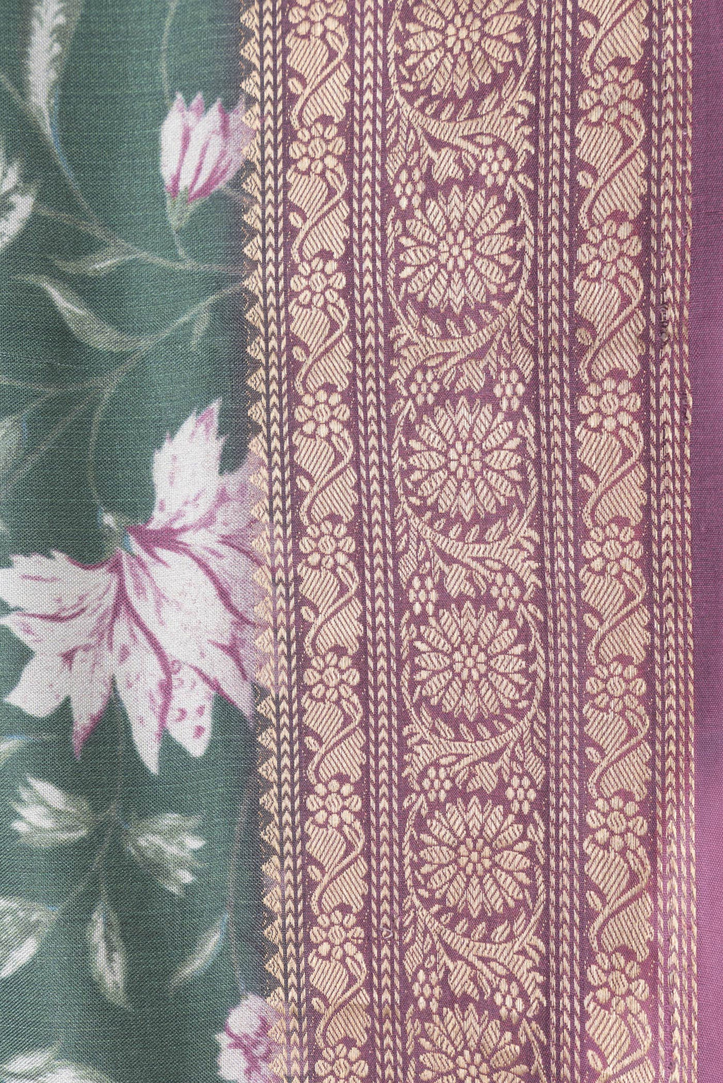 Border image of Green Dual Tone Tussar Silk Saree with Printed design on the body and Zari Border. 