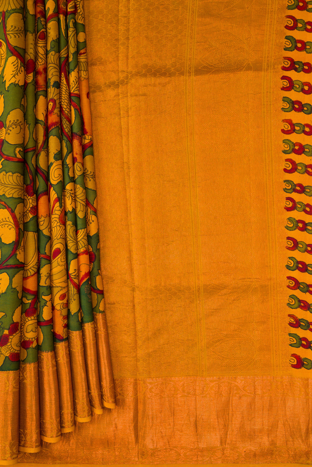 Pleats and pallu of Green Dual Tone Kanchipuram Silk Saree with kalamkari Print on the body and Zari Border. 