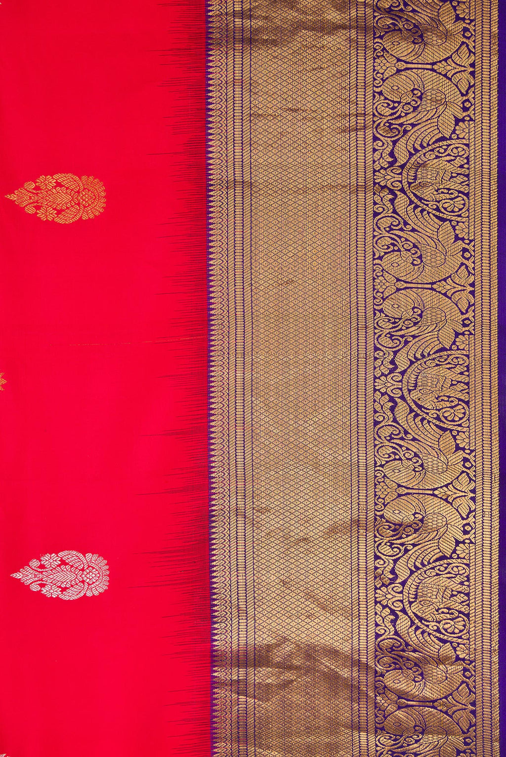 Border image of Red Dual Tone Gadwal Silk Saree with Zari Butta on the body and Zari Border. 