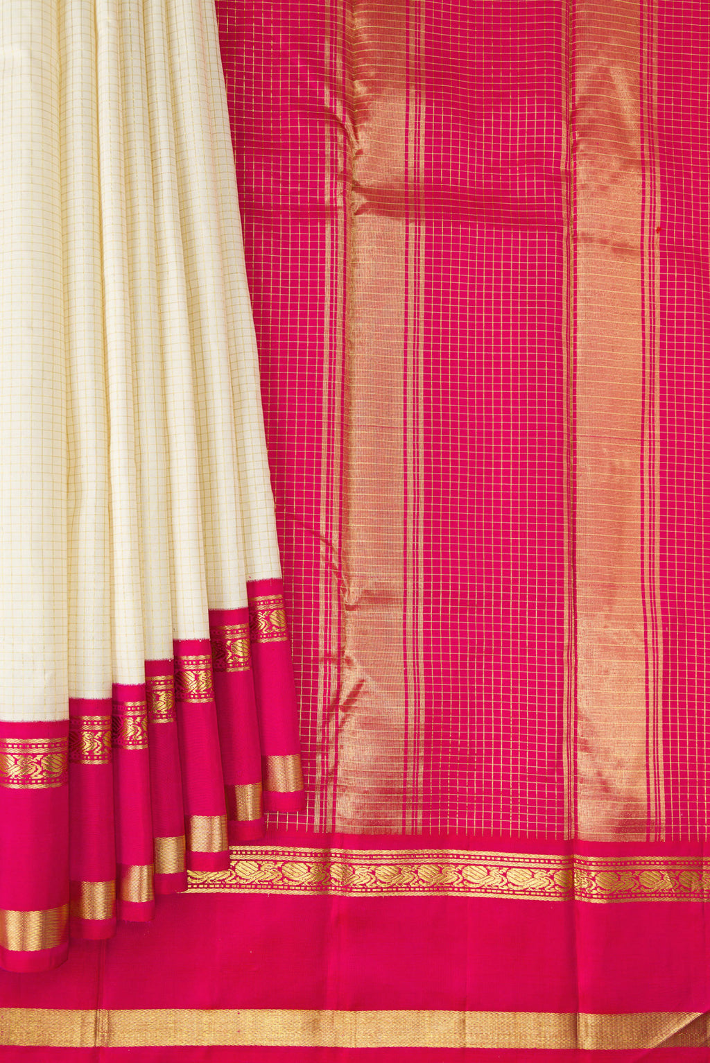 Pleats and pallu of Pure Silk Off White Kanjivaram Saree with Checked design on the body and Zari Border. 