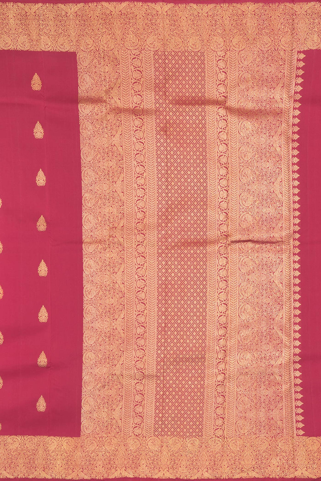 Close up image of the pallu of Maroon Dual Tone Kanjivaram Silk Saree with Zari Butta on the body and Zari Border. 