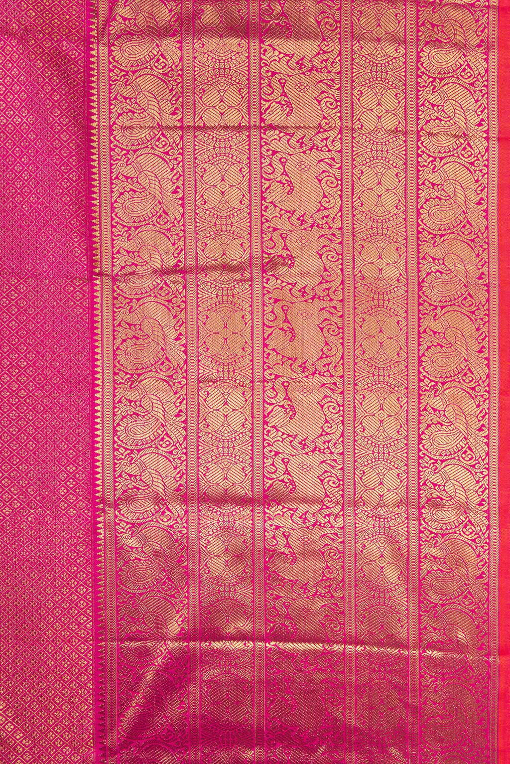 Border image of Pure Silk Pure Zari Magenta Dual Tone Kanjivaram Saree with Zari Brocade on the body and Zari Border. 