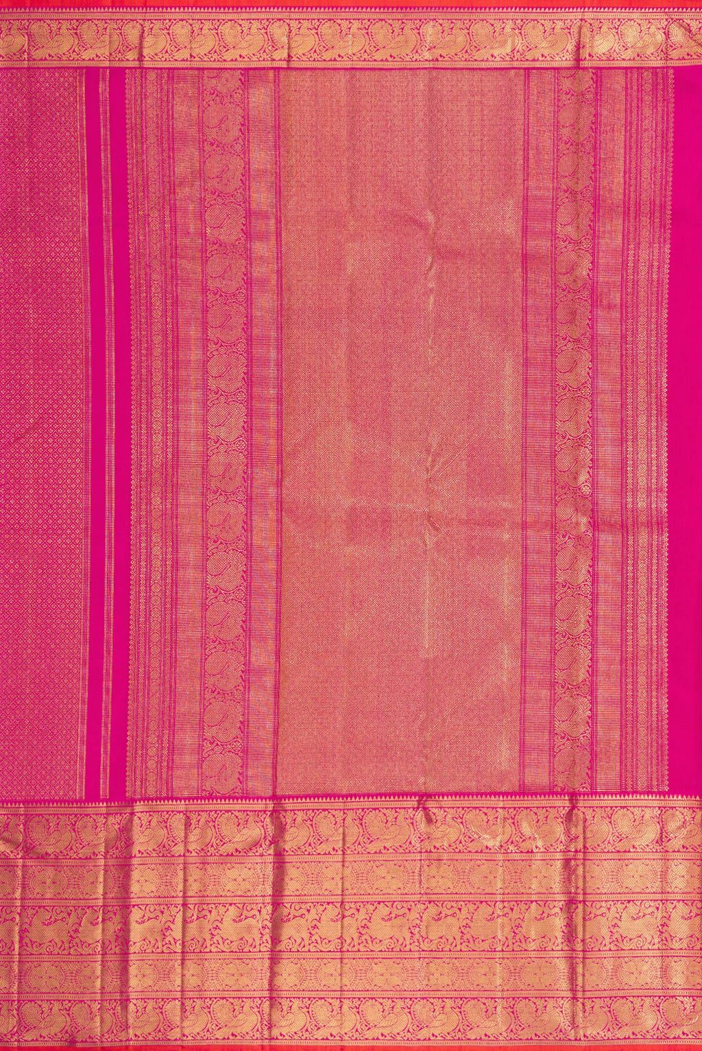 Close up image of the pallu of Pure Silk Pure Zari Magenta Dual Tone Kanjivaram Saree with Zari Brocade on the body and Zari Border. 