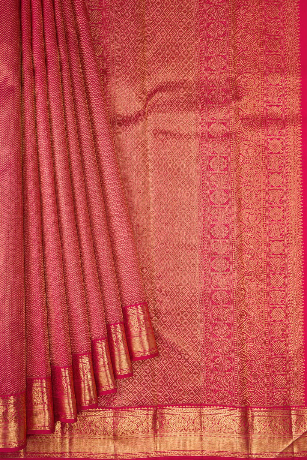 Pleats and pallu of Pure Silk Pure Zari Maroon Dual Tone Kanjivaram Saree with Zari Brocade on the body and Zari Border. 